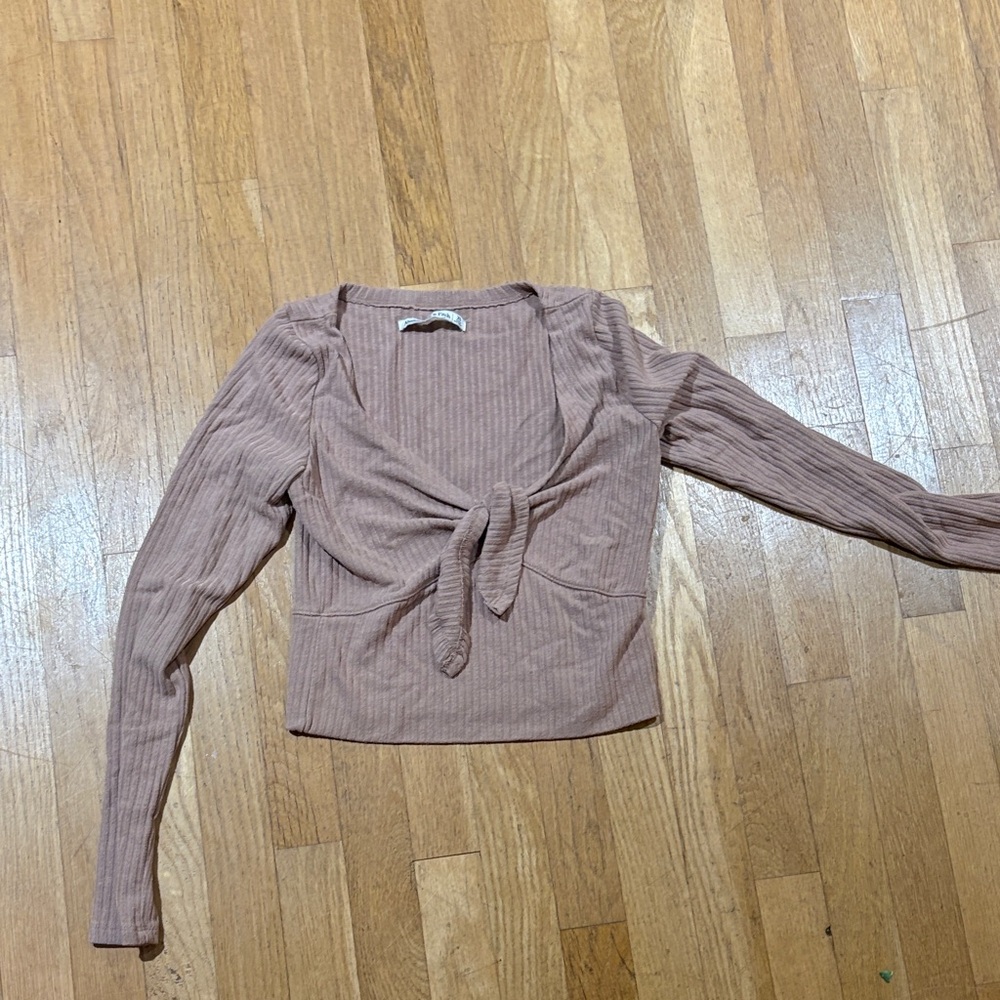 Abercrombie & Fitch Ribbed Tie-Front Long Sleeve Crop Top - Dusty Tan